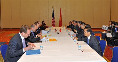 Thường trực Ban Bí thư Đinh Thế Huynh hội đàm với Ngoại trưởng Hoa Kỳ John Kerry - ảnh 3